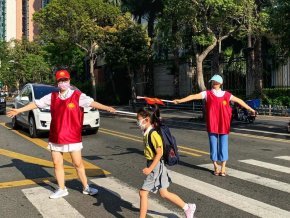 家长义工，最美护航人