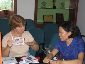 英国亨利英阿顿社区小学校长来我校参观访问