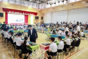 深外小举办第四届国际象棋百人车轮表演赛 The 4th Chess Simultaneous Game