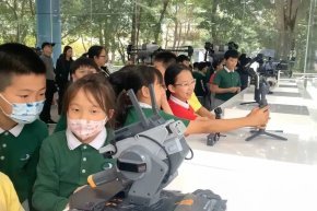 领略未来科技魅力 Enjoy the charm of future science and technology