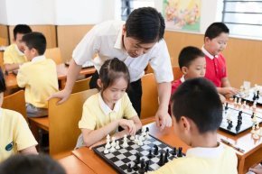 Enlightens wisdom and morality 以棋养德，以棋启智——我校持续打造国际象棋特色课程成果丰硕