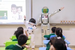 第14届读书月丨妈妈来学校给我们讲故事啦！Mom comes to school to tell us stories!